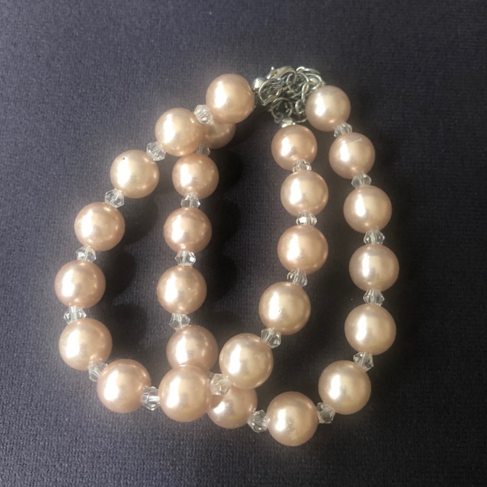Classic Blush Pearl Bracelet- Elegant Women's Jewelry